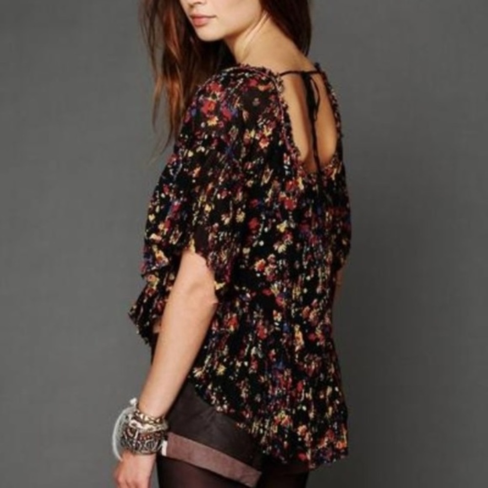 Free People Black Floral Peasant Top SZS